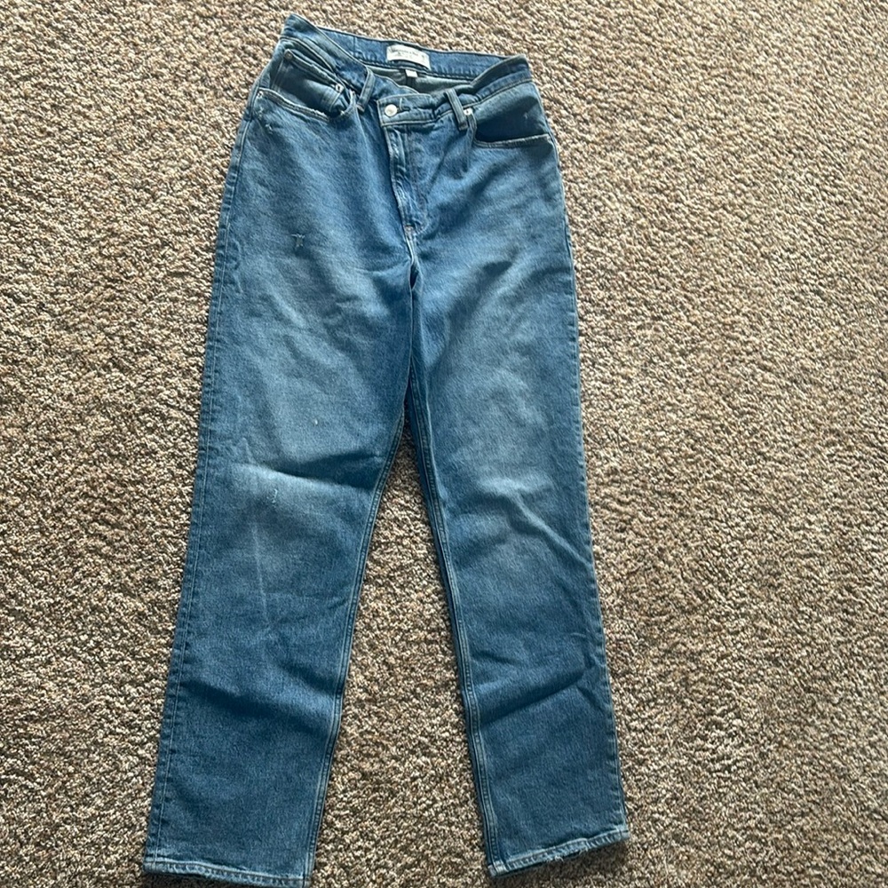NEVER WORN but took tags off size 30 high rise 10